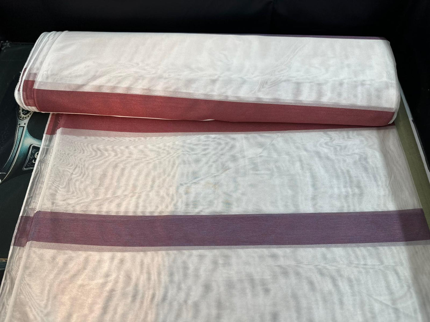 Transparenter Voile-Vorhang in Weiß – 1,45m x 2,50m – Elegante vertikale Webstruktur