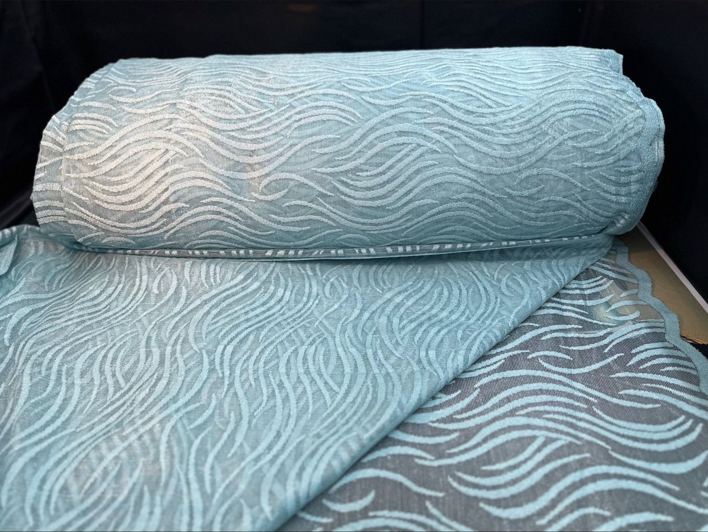 Moderner Jacquard-Vorhang „Wave“ in Lichtblau – 145 x 250 cm