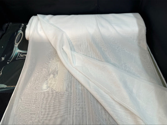 Luxuriöser Voile-Vorhang mit goldenen Wirbel-Ornamenten – 145 x 250 cm