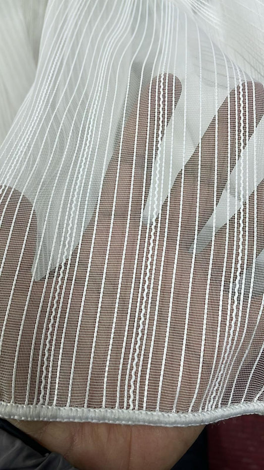 Edle Jacquard-Spitzengardine in Weiß – 1,45m x 2,50m – Filigranes florales Design