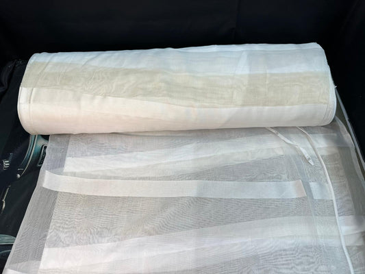 Moderner Voile-Vorhang in Weiß mit edlem Streifendesign & Kräuselband (145 x 250 cm)